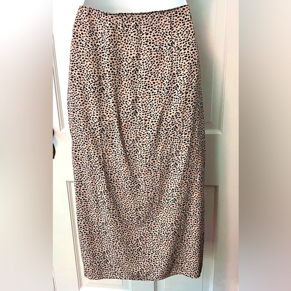 Express Animal Print Skirt - Picture 2 of 2